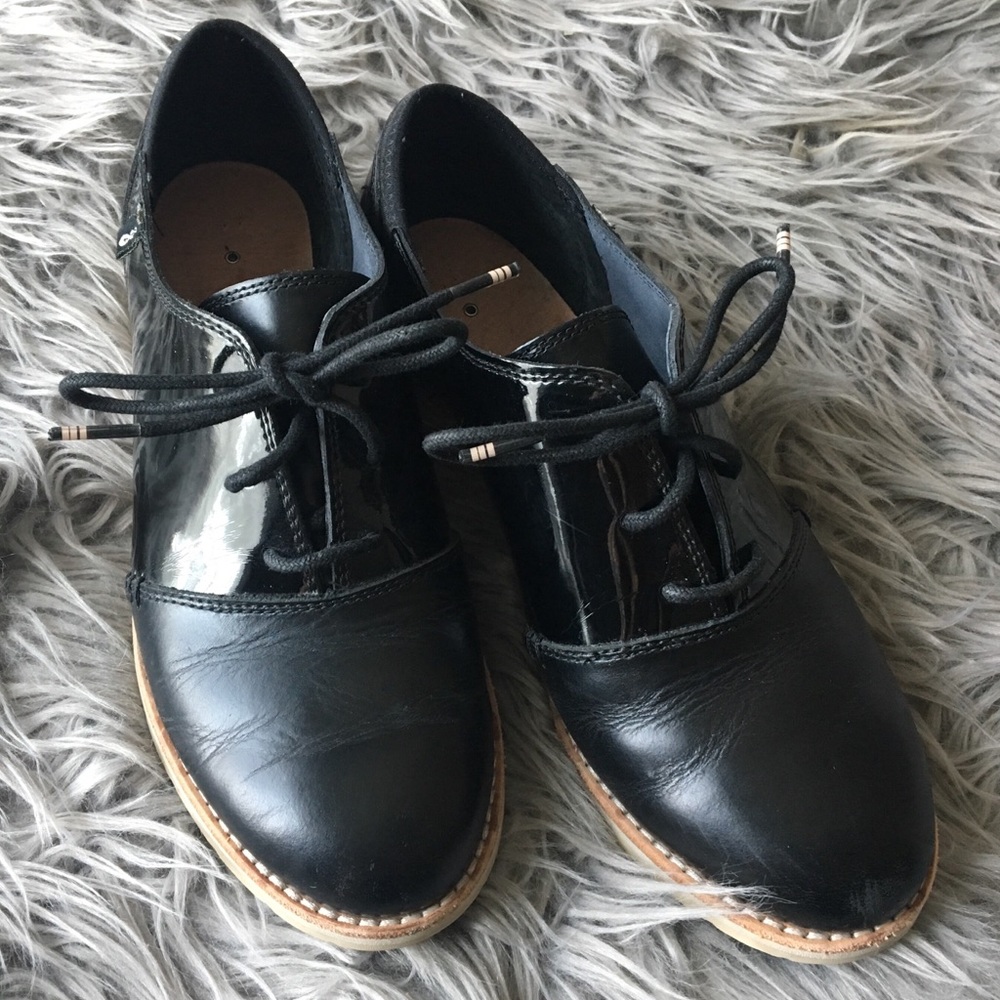 Ahnu Oxford Shoes Black Size 7